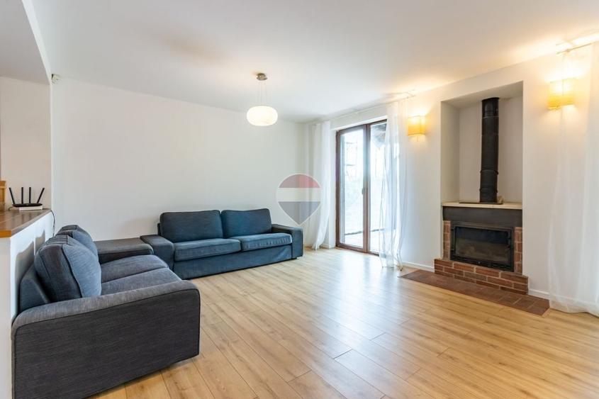 Casă individuală cu 6 camere cu Teren 751 Mp în Corbeanca