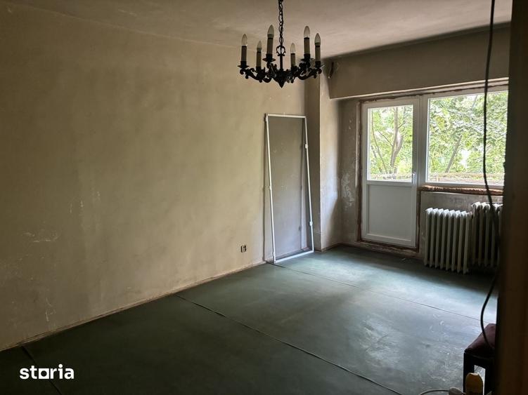 Garsonieră decomandată în Vitan