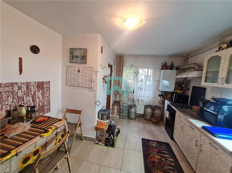 Apartament cu 3 camere decomandat, mobilat în Uzina 2