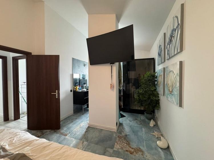 Apartament cu 4 camere decomandat, mobilat în Băneasa