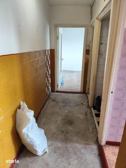 Apartament cu 3 camere în Km 4