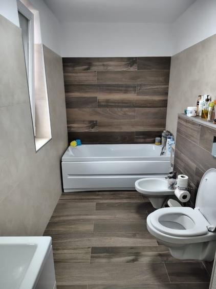 Duplex cu 4 camere cu Canalizare în Giroc