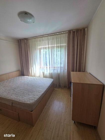 Apartament cu 3 camere decomandat în Exterior Vest