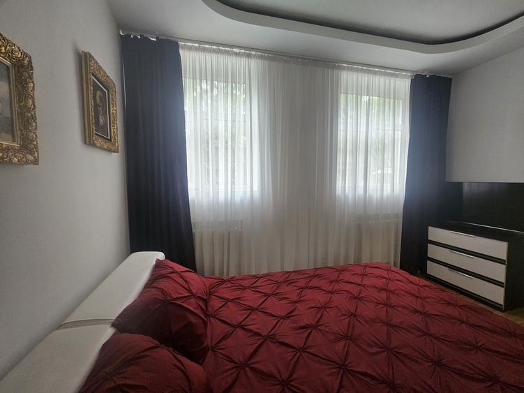 Casă cu 2 camere decomandat în Tineretului