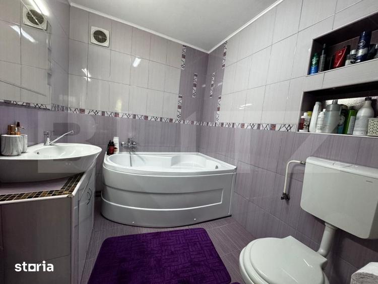 Casă cu 6 camere cu Teren 585 Mp în Teiu