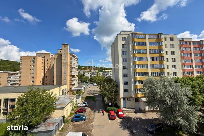 Apartament cu 3 camere în Tudor Vladimirescu