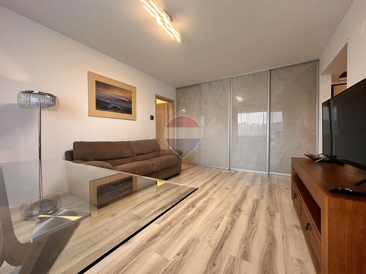 Apartament cu 2 camere semidecomandat în Central