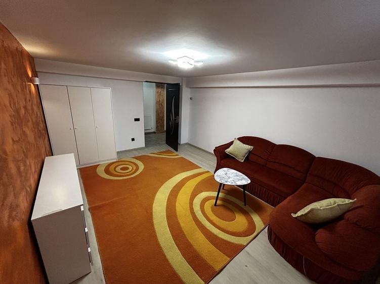 Apartament cu 2 camere decomandat în Borhanci