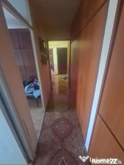 Apartament cu 3 camere decomandat în Câmpina
