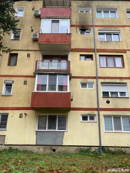 Etaj 1 proprietar .2 camere resita - 3