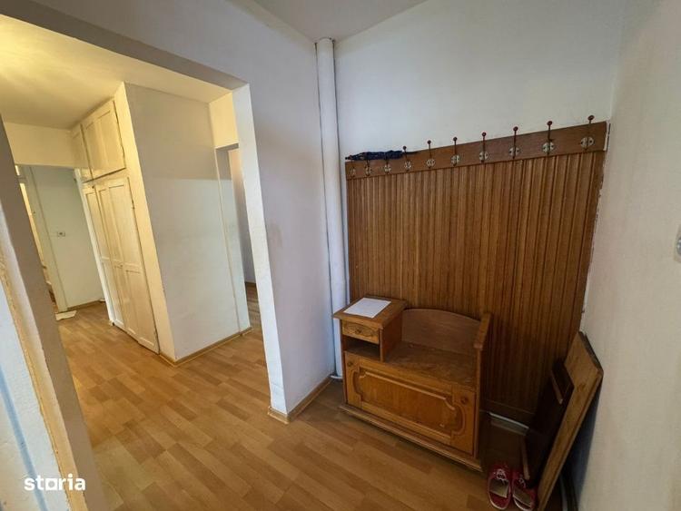 Apartament cu 4 camere decomandat în Micro 16