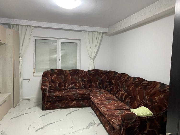 Garsonieră decomandată în CET
