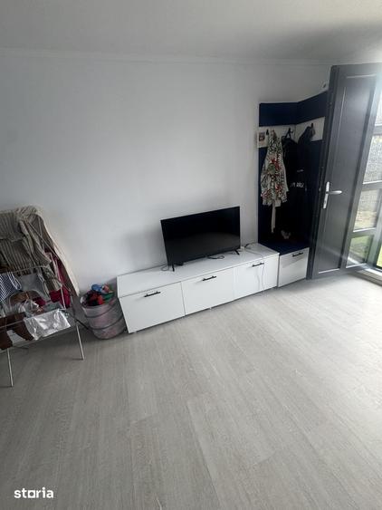Casă cu 3 camere cu Teren 320 Mp în Căpățânești