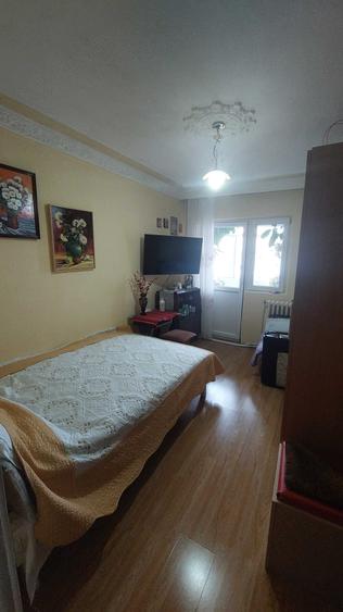 Apartament cu 4 camere decomandat în Dacia