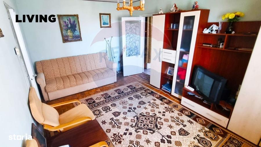 Apartament cu 2 camere semidecomandat în Săsar