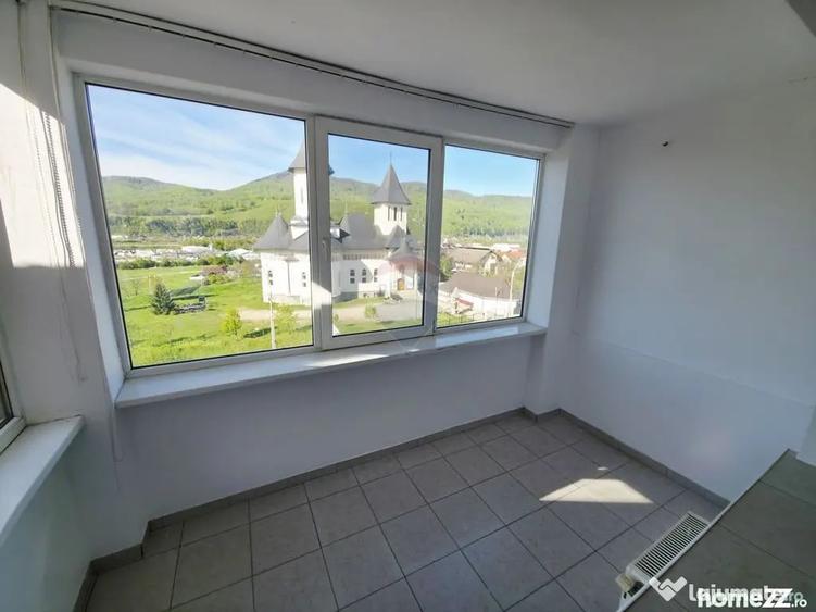 Apartament cu 2 camere decomandat în 1 Mai