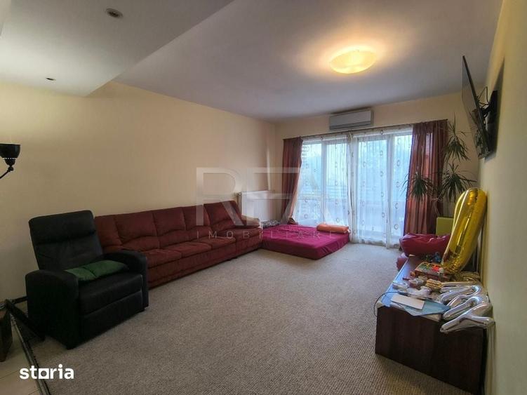 Apartament cu 3 camere semidecomandat în Dămăroaia