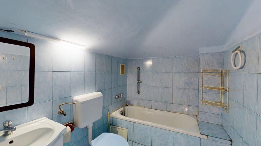 Duplex cu 6 camere cu Canalizare în P-ța Galați