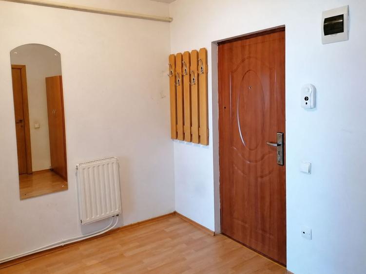 Garsonieră decomandată, mobilată în Iris