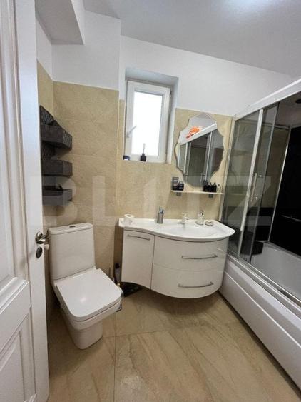 Apartament cu 3 camere decomandat, mobilat în Central