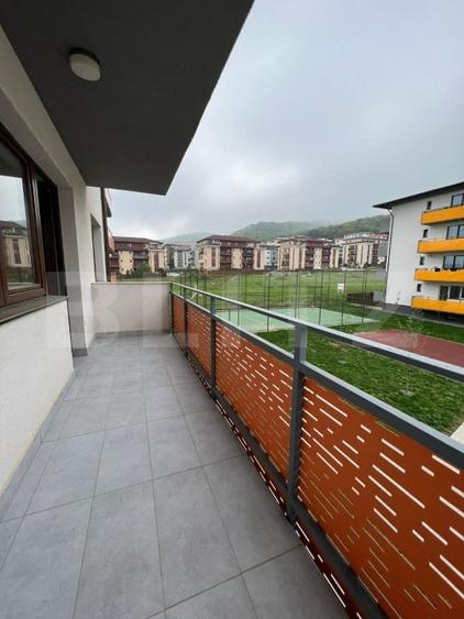 Apartament cu 2 camere semidecomandat, mobilat în Florești