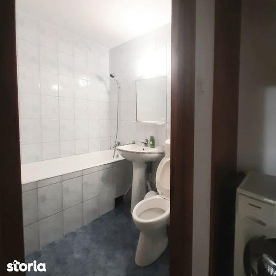 Apartament cu 3 camere decomandat în Păcurari