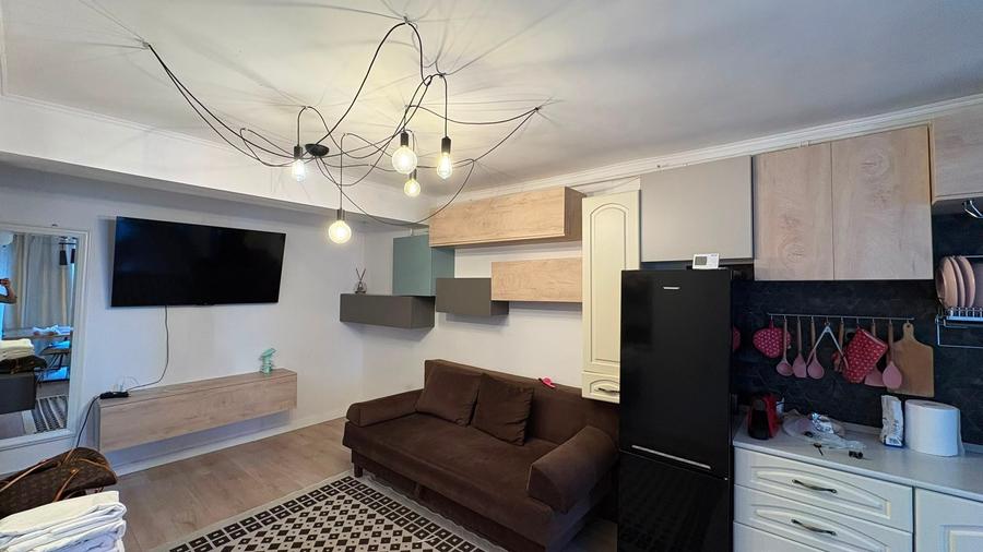 Apartament cu 2 camere semidecomandat în Dâmbul Rotund