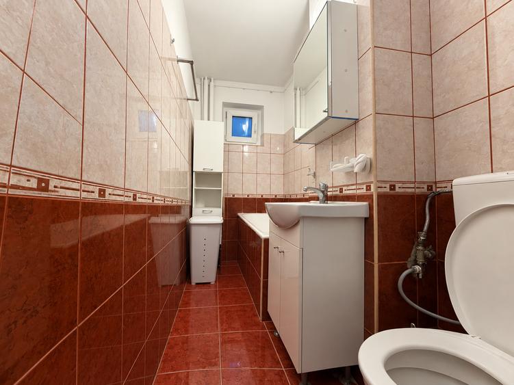 Apartament cu 3 camere nedecomandat în Șagului