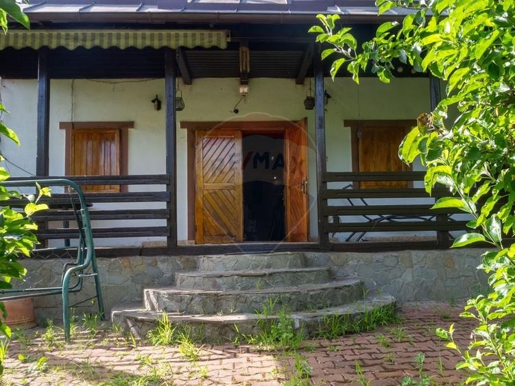 Casă individuală cu 4 camere cu Teren 967 Mp în Sud
