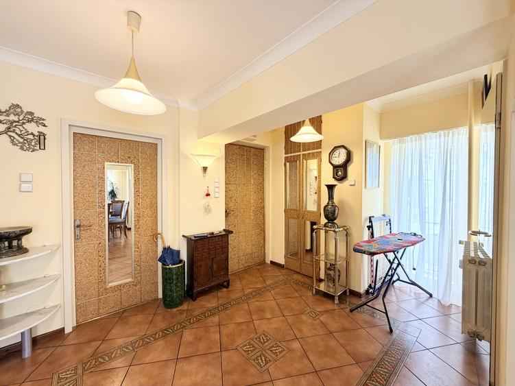 Apartament cu 2 camere decomandat, mobilat în Libertății