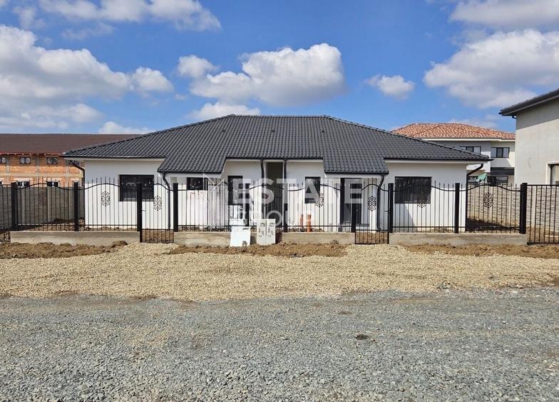 Duplex cu 3 camere cu Canalizare în Moșnița Nouă