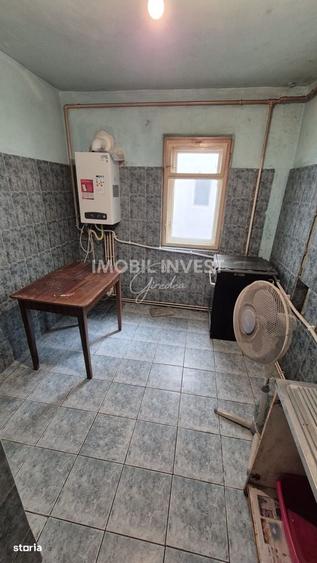 Apartament cu 3 camere în Cetate