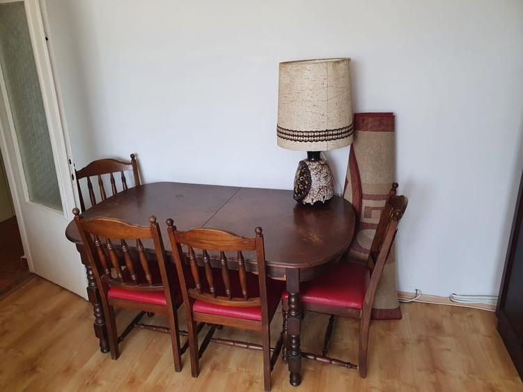 Apartament cu 3 camere decomandat în Stana