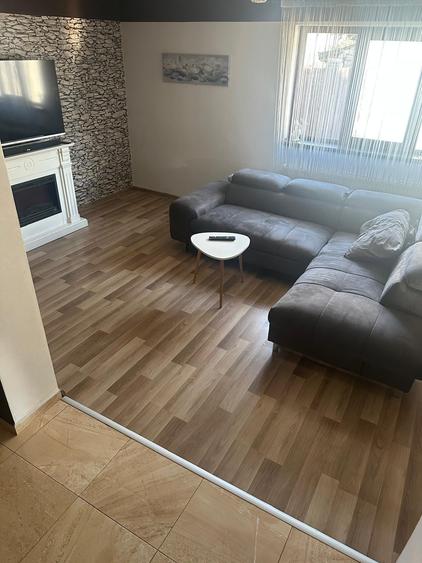 Casă individuală cu 4 camere cu Canalizare în Vărăști