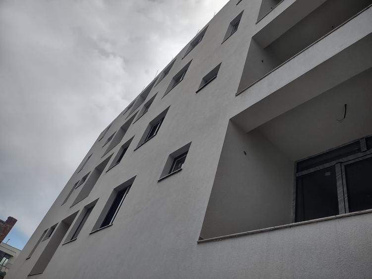 Apartament cu 5 camere decomandat în Moșilor