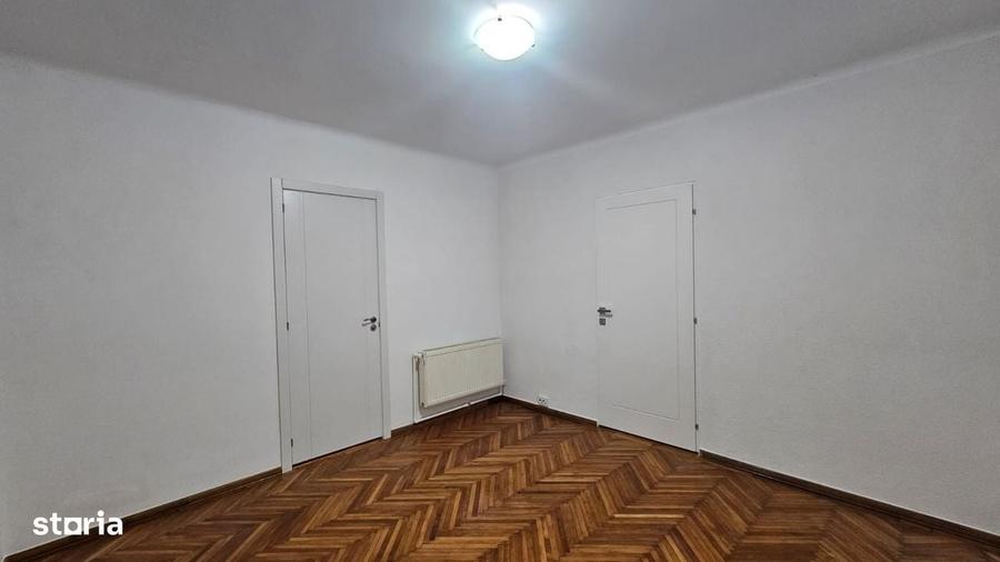 Apartament cu 4 camere în Aviatorilor