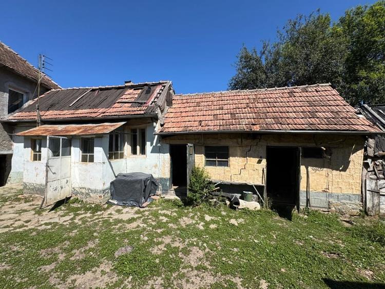 Casă individuală cu 4 camere cu Teren 390 Mp în Augustin