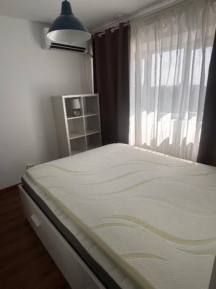 Apartament cu 2 camere semidecomandat, mobilat în 1 Mai