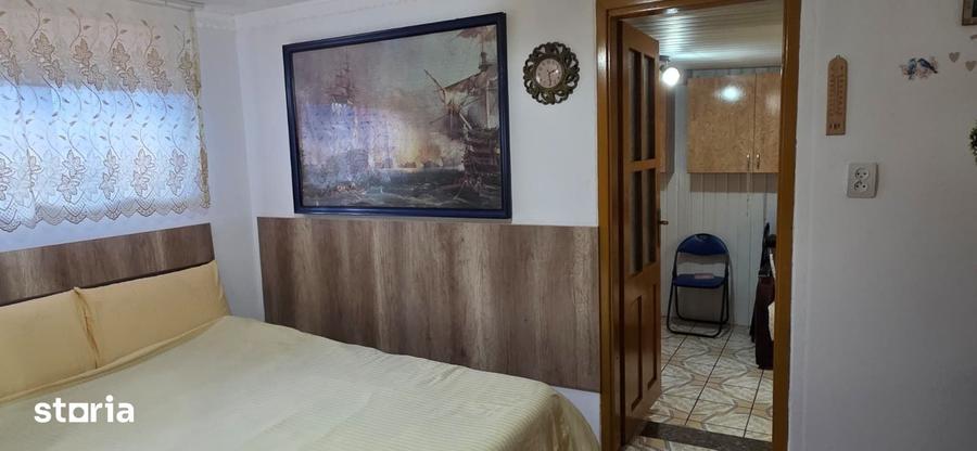 Casă cu 4 camere cu Teren 1004 Mp în Săucești