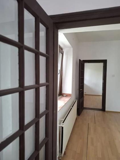 Casă cu 3 camere cu Canalizare în Sânandrei