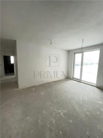 Apartament cu 3 camere semidecomandat în Torontalului