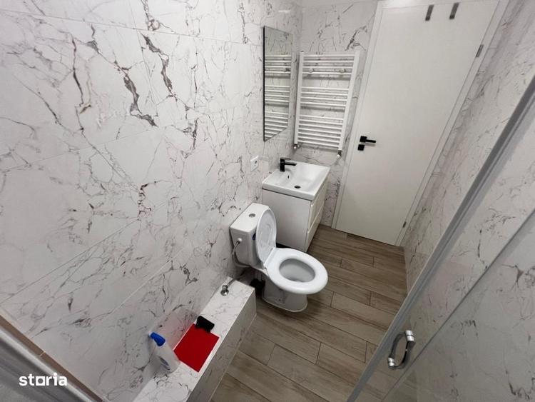 Apartament cu 3 camere semidecomandat în Titan