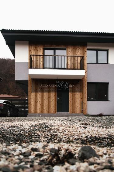 Duplex cu 4 camere cu Canalizare în Florești
