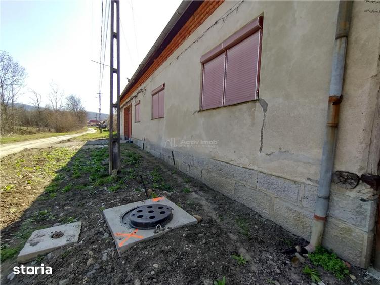 Casă cu 8 camere cu Teren 3800 Mp în Central