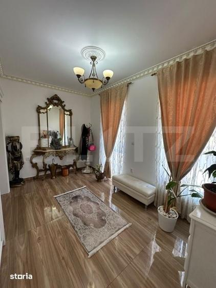 Casă cu 9 camere cu Teren 1604 Mp în Central