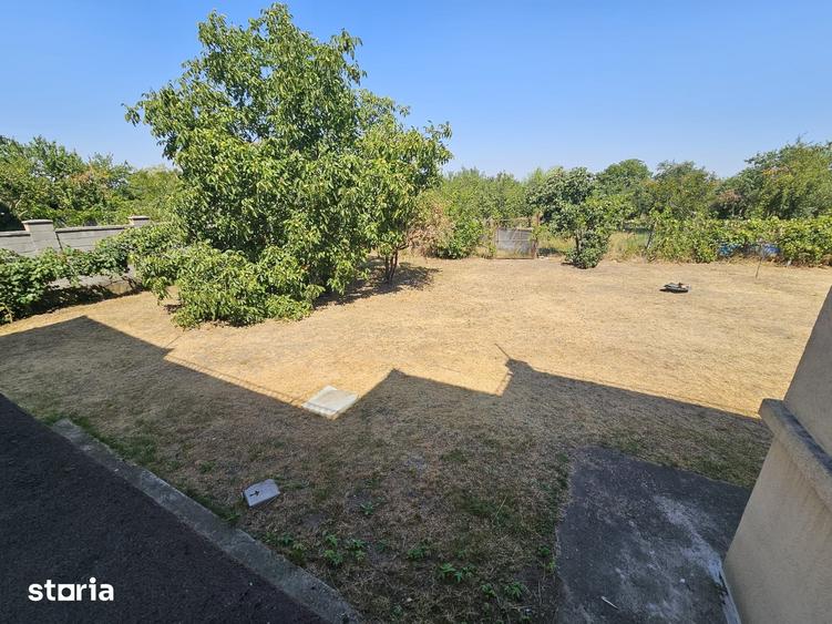 Casă cu 5 camere decomandat cu Teren 800 Mp în Ghiroda