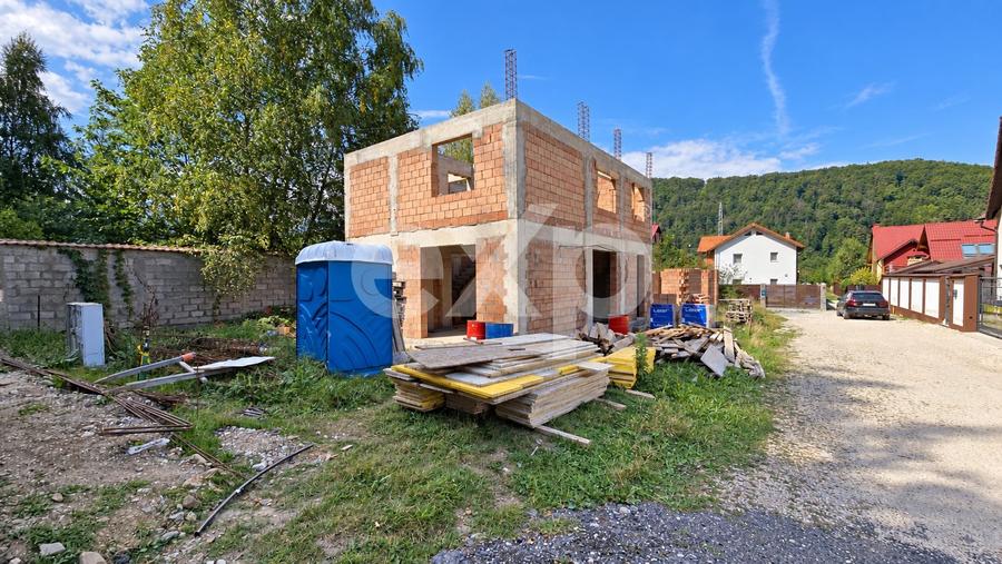 Casă individuală cu 4 camere cu Canalizare în Bunloc