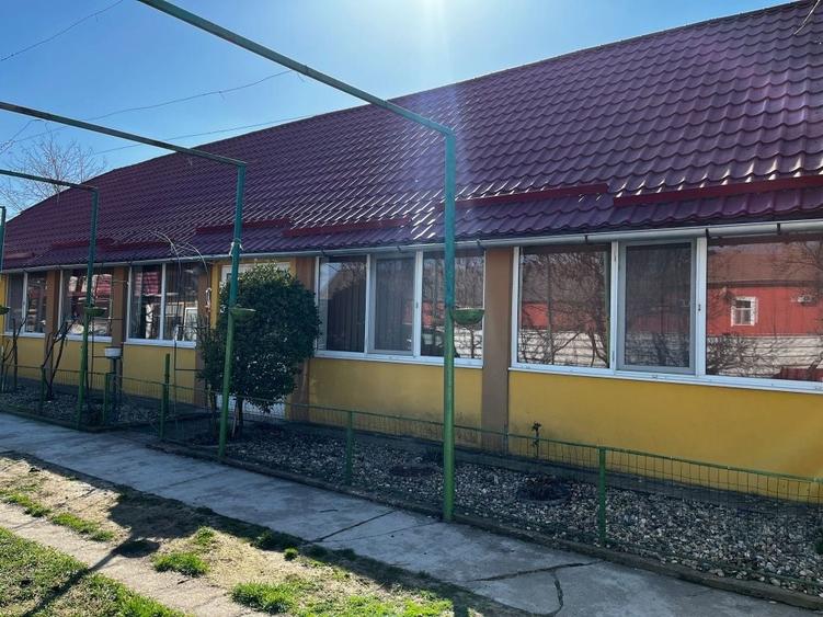 Casă cu 3 camere în Cenei