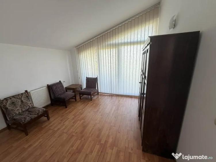 Casă cu 5 camere cu Teren 250 Mp în Central