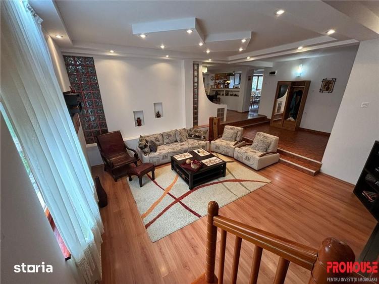 Casă cu 6 camere cu Teren 1100 Mp în Măgura